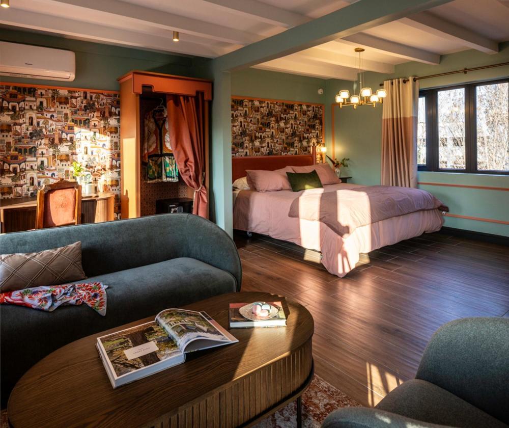 Deluxe Double Room Balcony,1612816373:JPEG